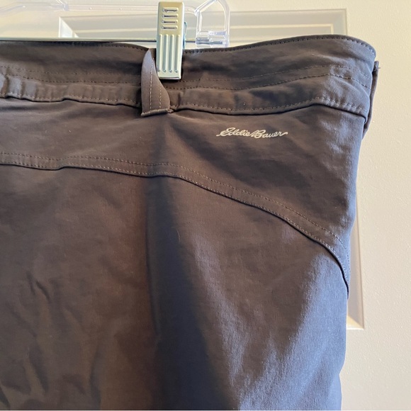 Eddie Bauer Women’s Gray First Ascent Hiking Shorts - Picture 4 of 5